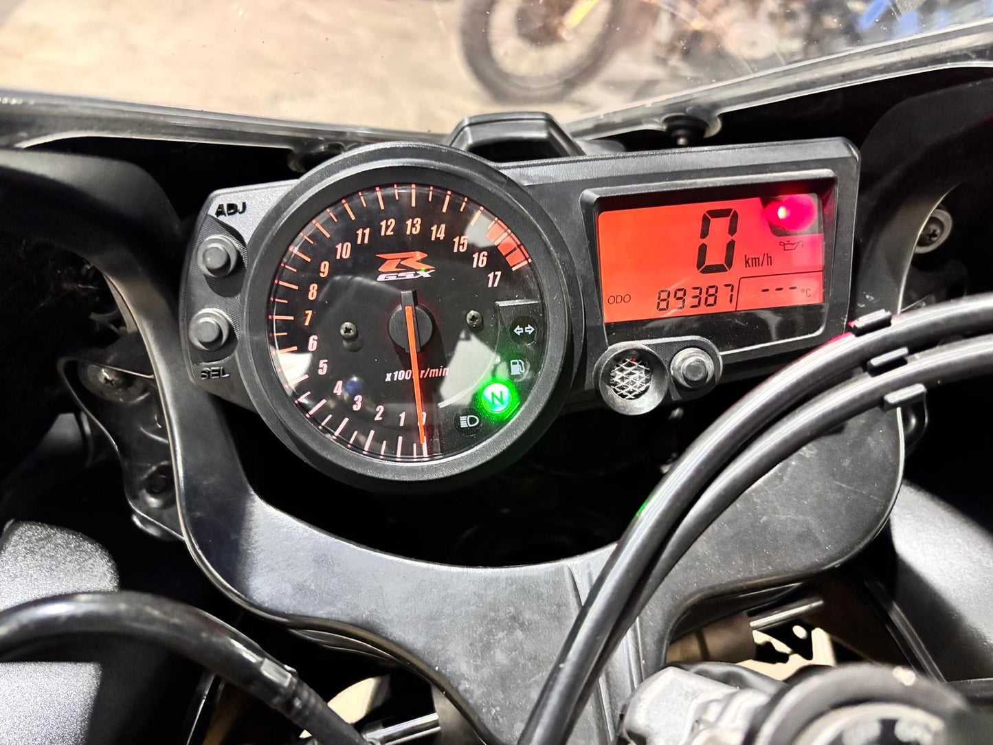 SUZUKI GSXR 600 K5