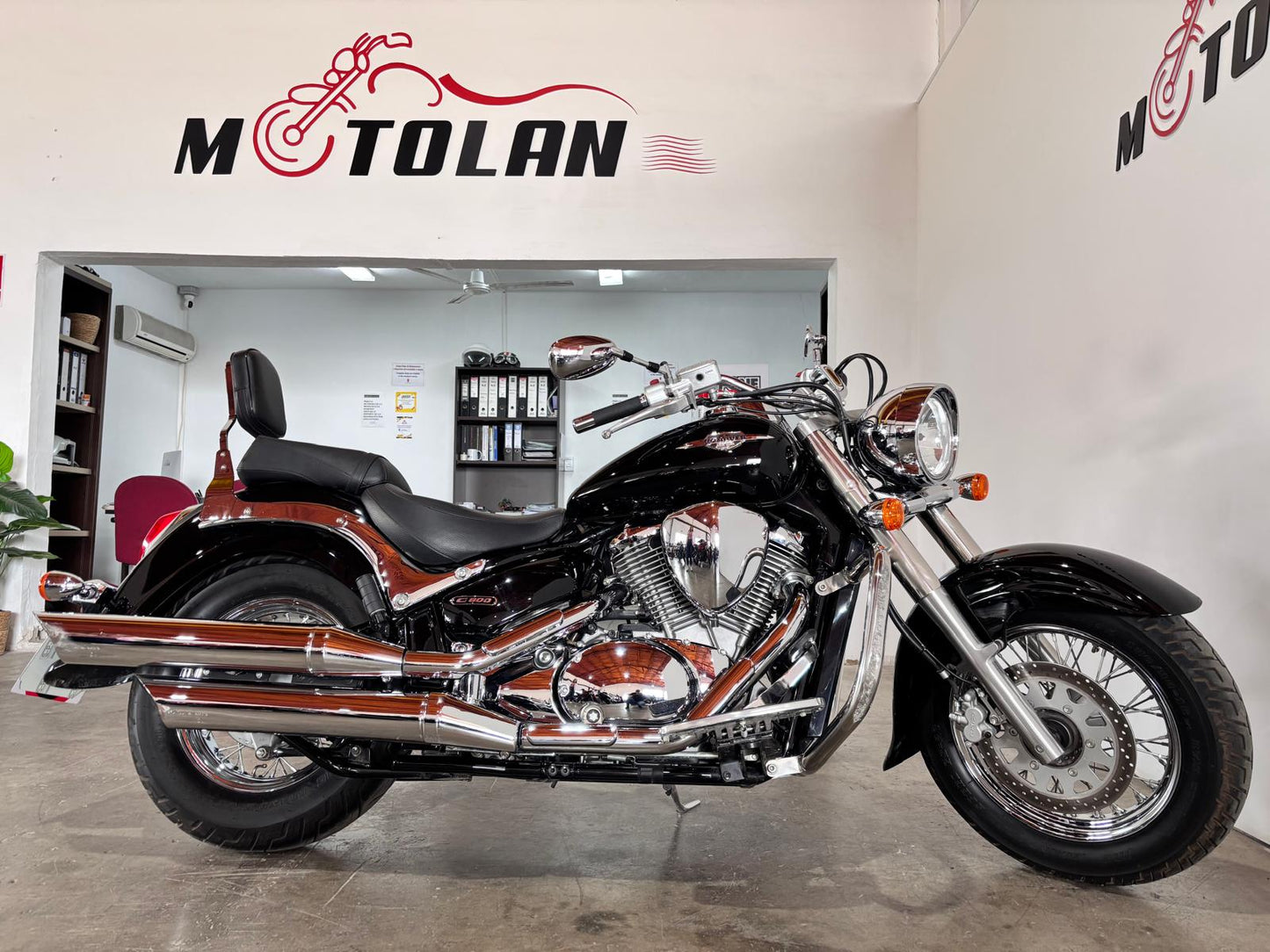 SUZUKI INTRUDER C800