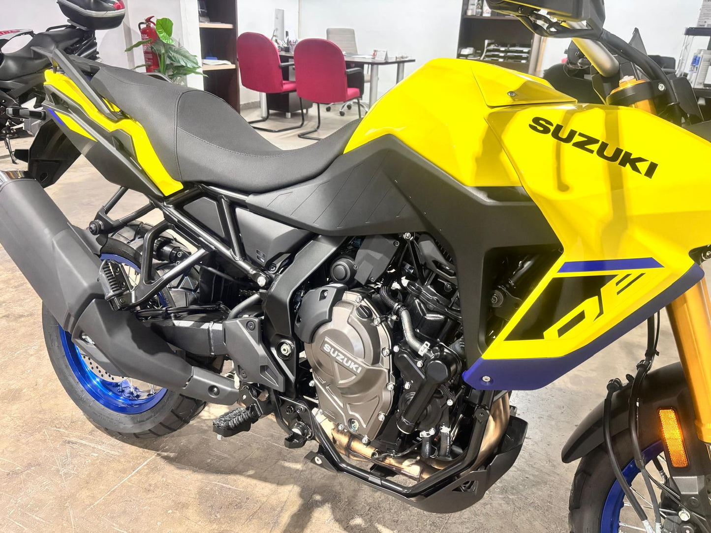 SUZUKI V-STROM 800