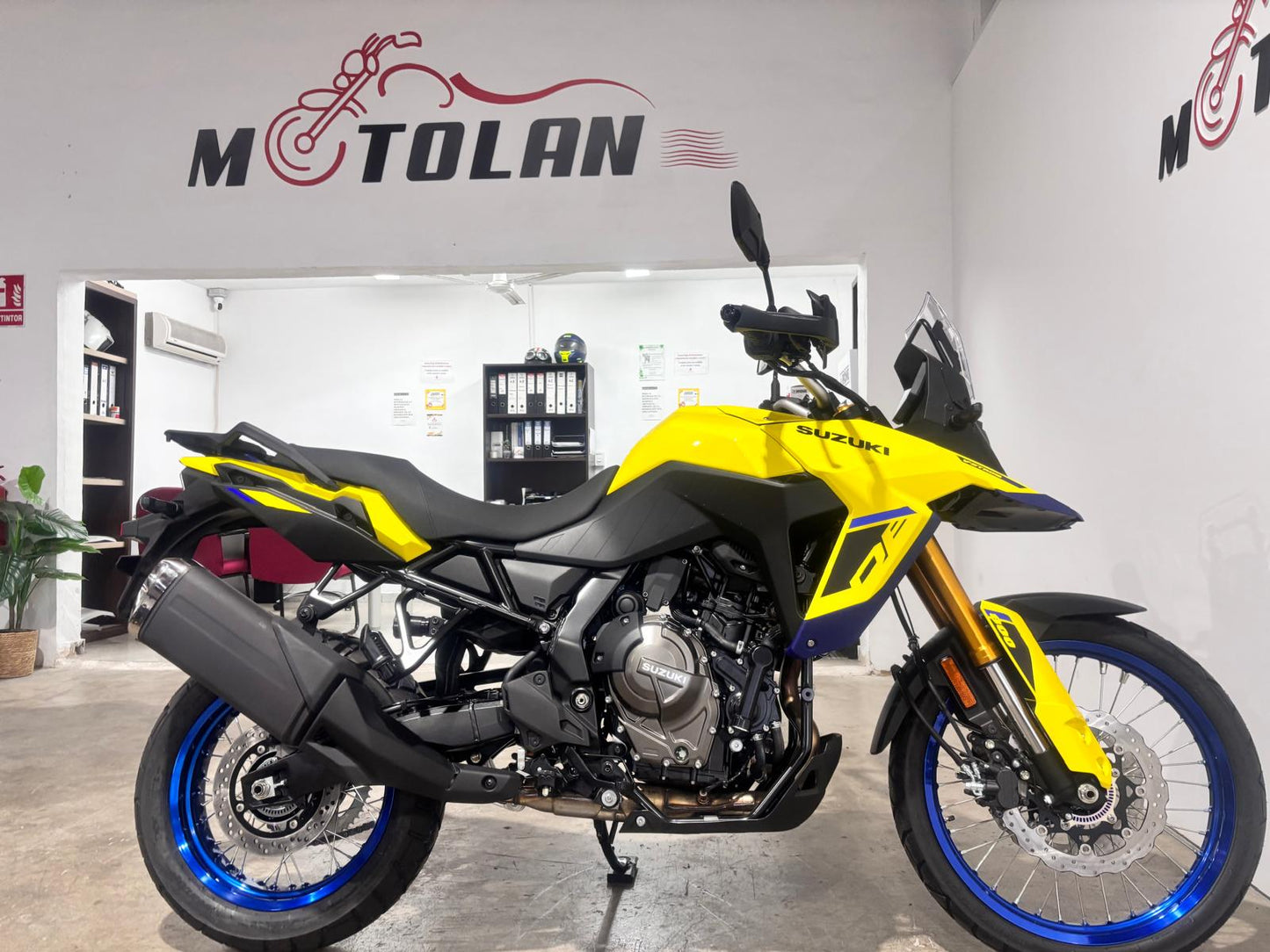 SUZUKI V-STROM 800