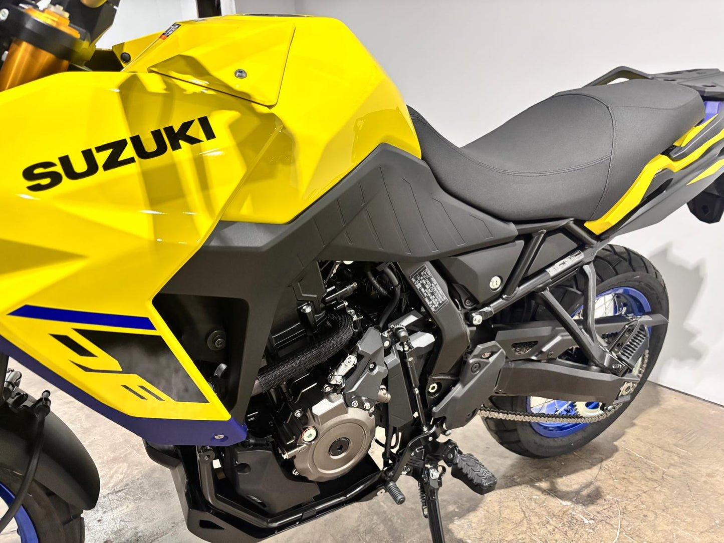 SUZUKI V-STROM 800