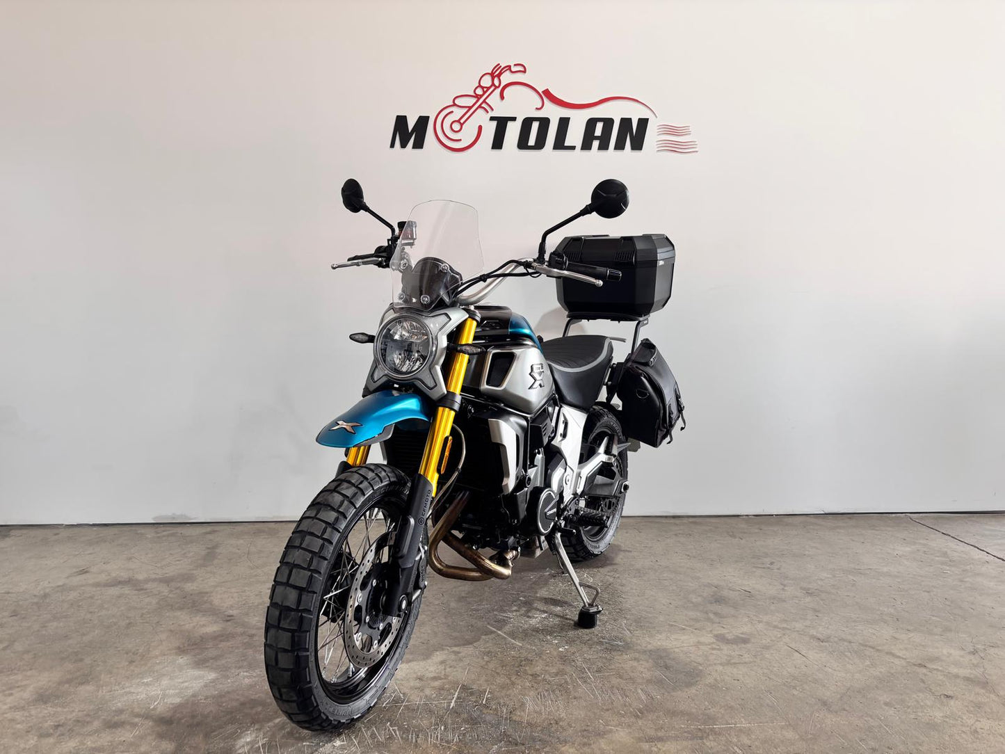 CFMOTO 700CL-X ADV