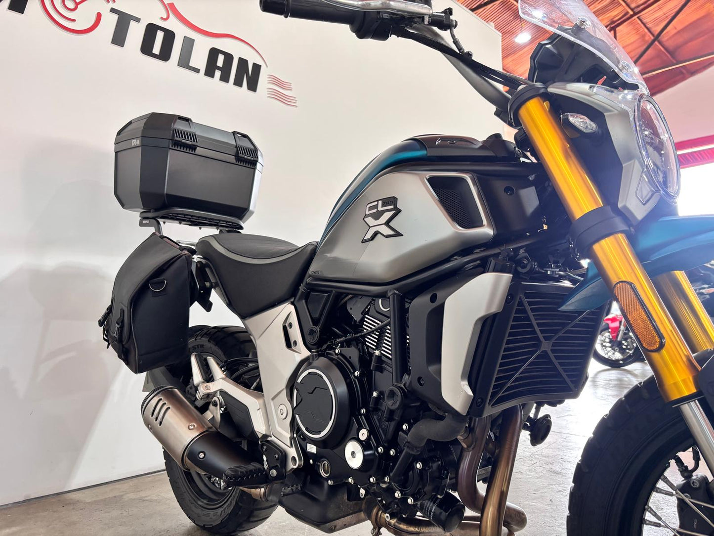 CFMOTO 700CL-X ADV