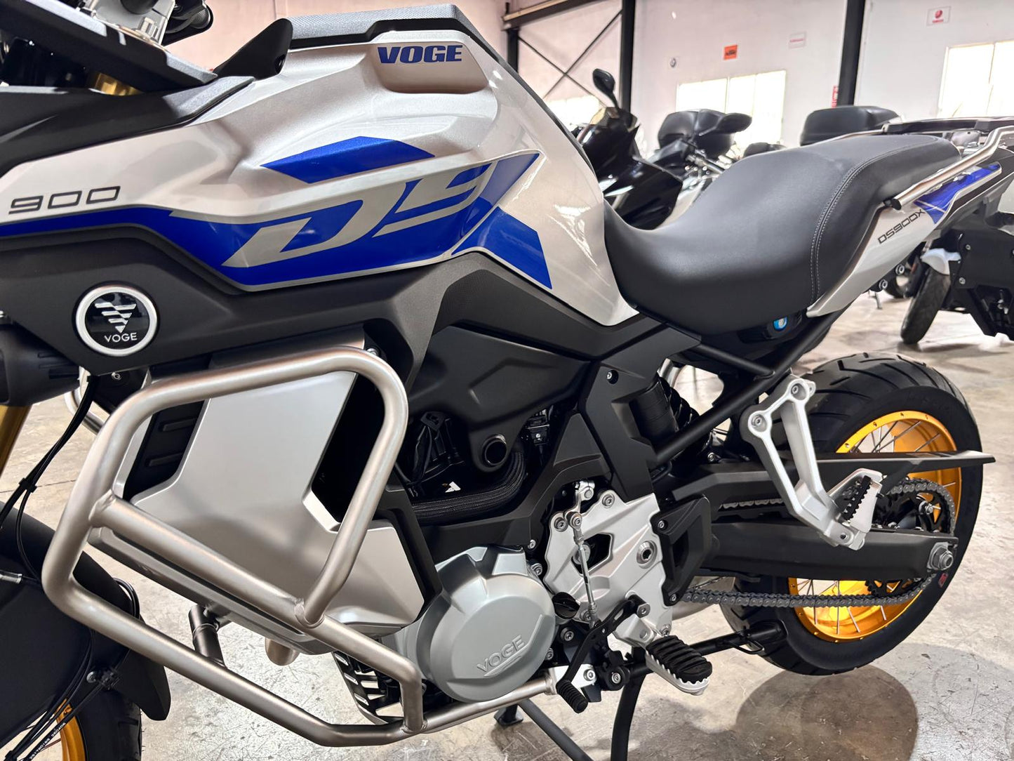 VOGE 900DSX