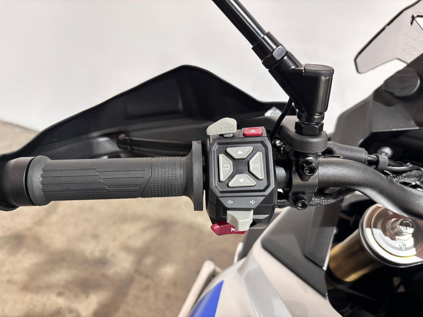 VOGE 900DSX