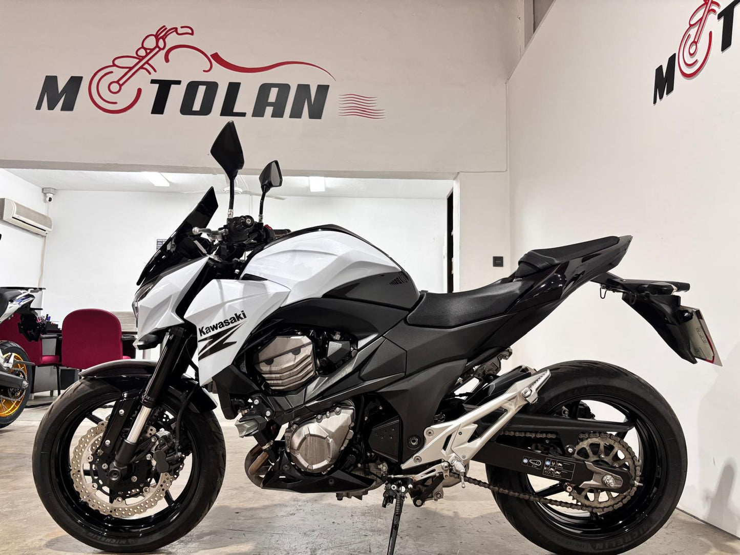 KAWASAKI Z800
