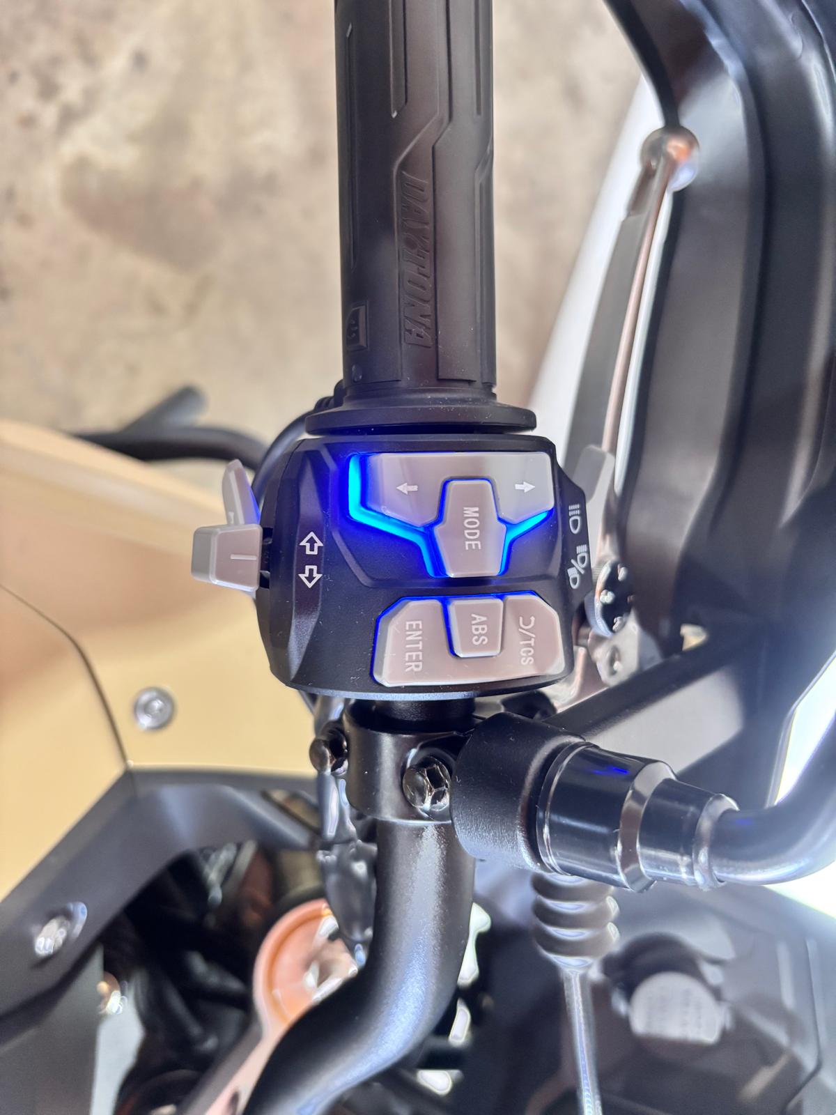 VOGE 625DSX
