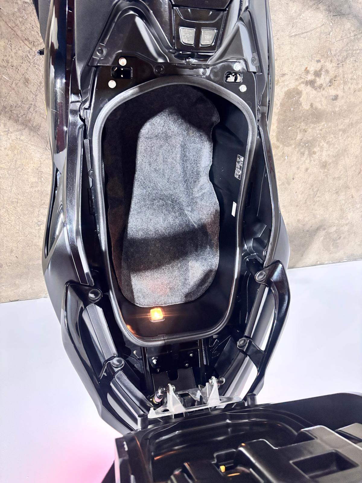YAMAHA TMAX 560 20 ANIVERSARIO