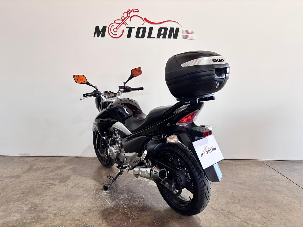 SUZUKI INAZUMA 250CC