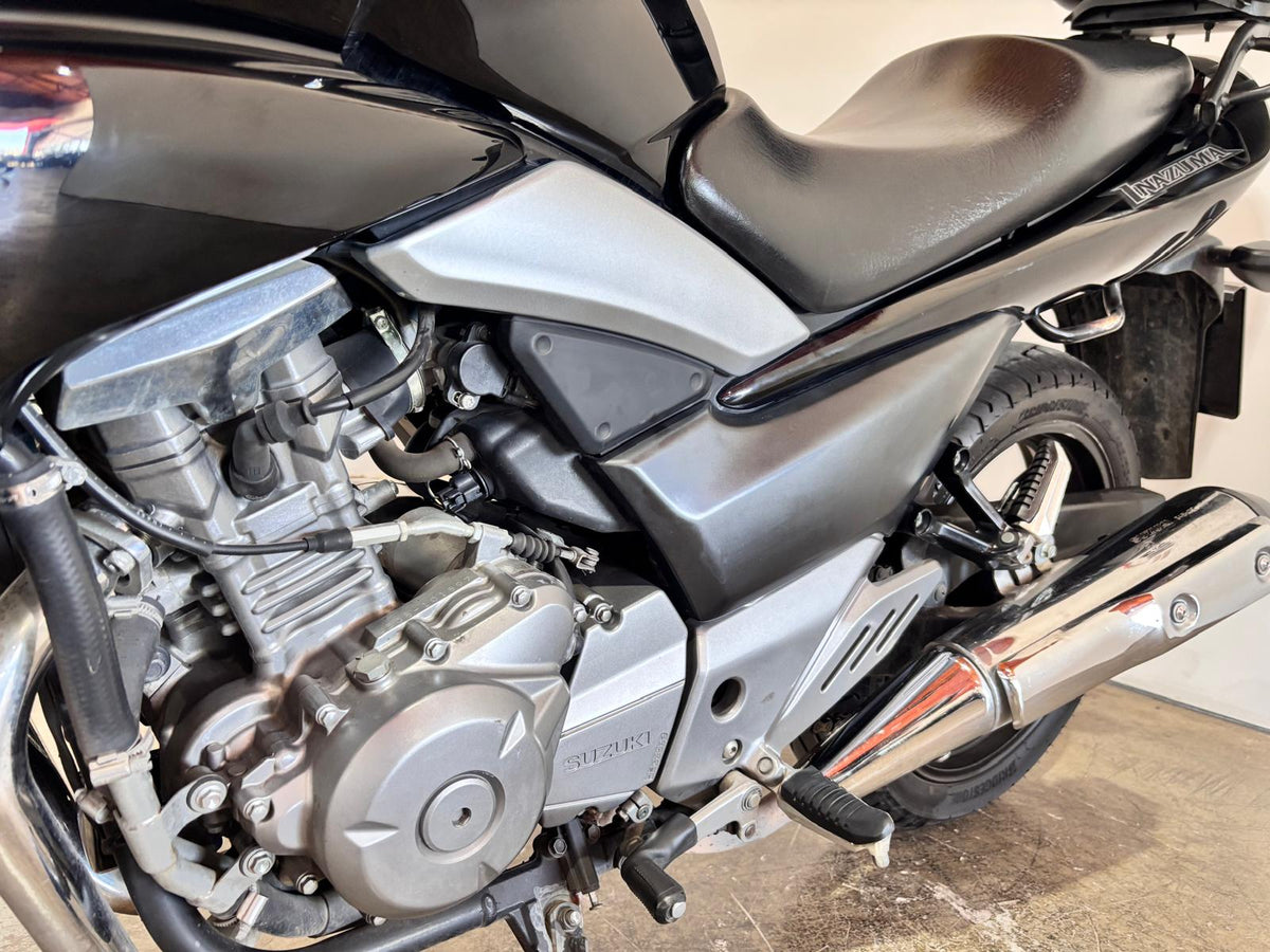 SUZUKI INAZUMA 250CC