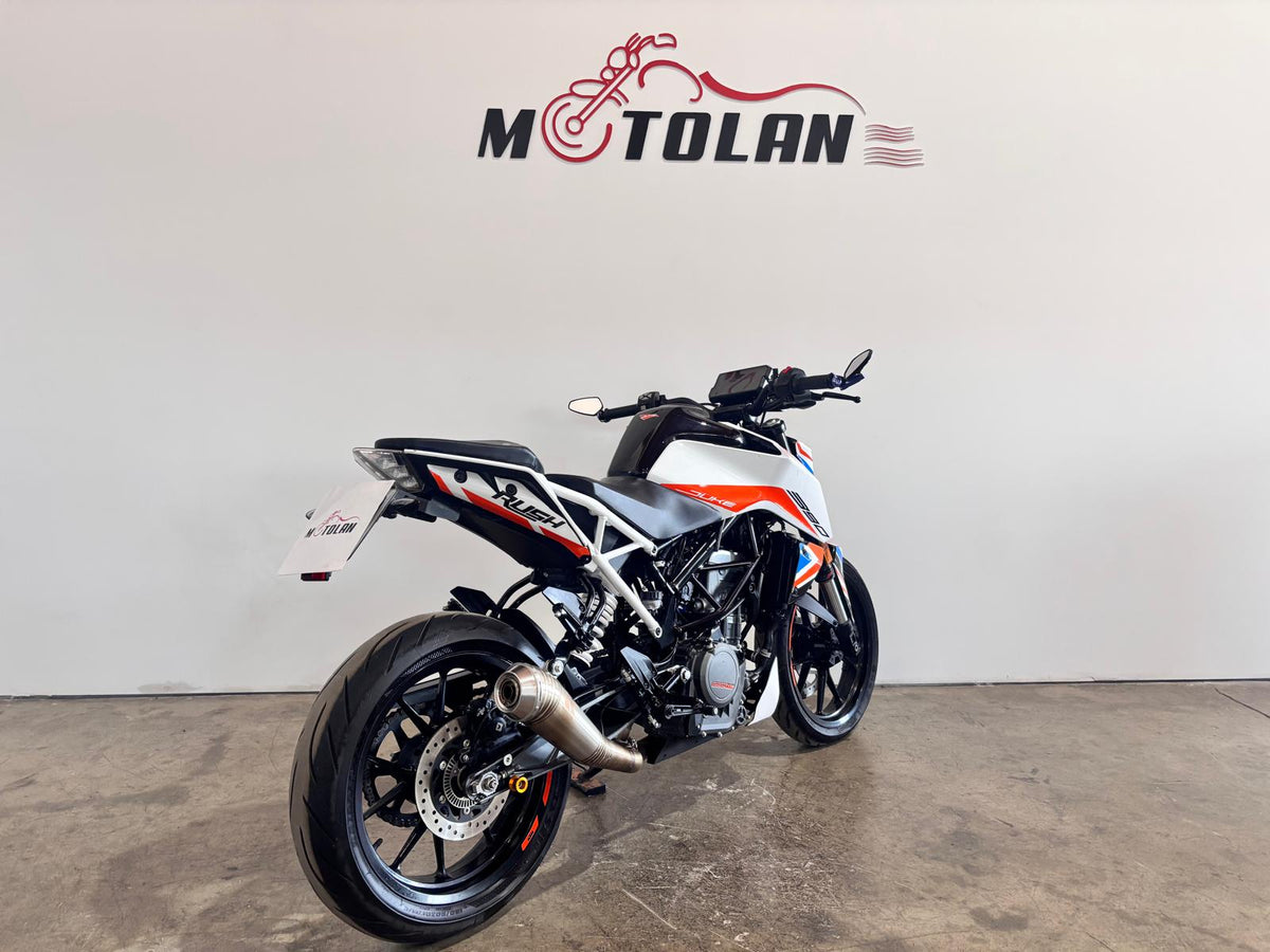 KTM 390 DKE
