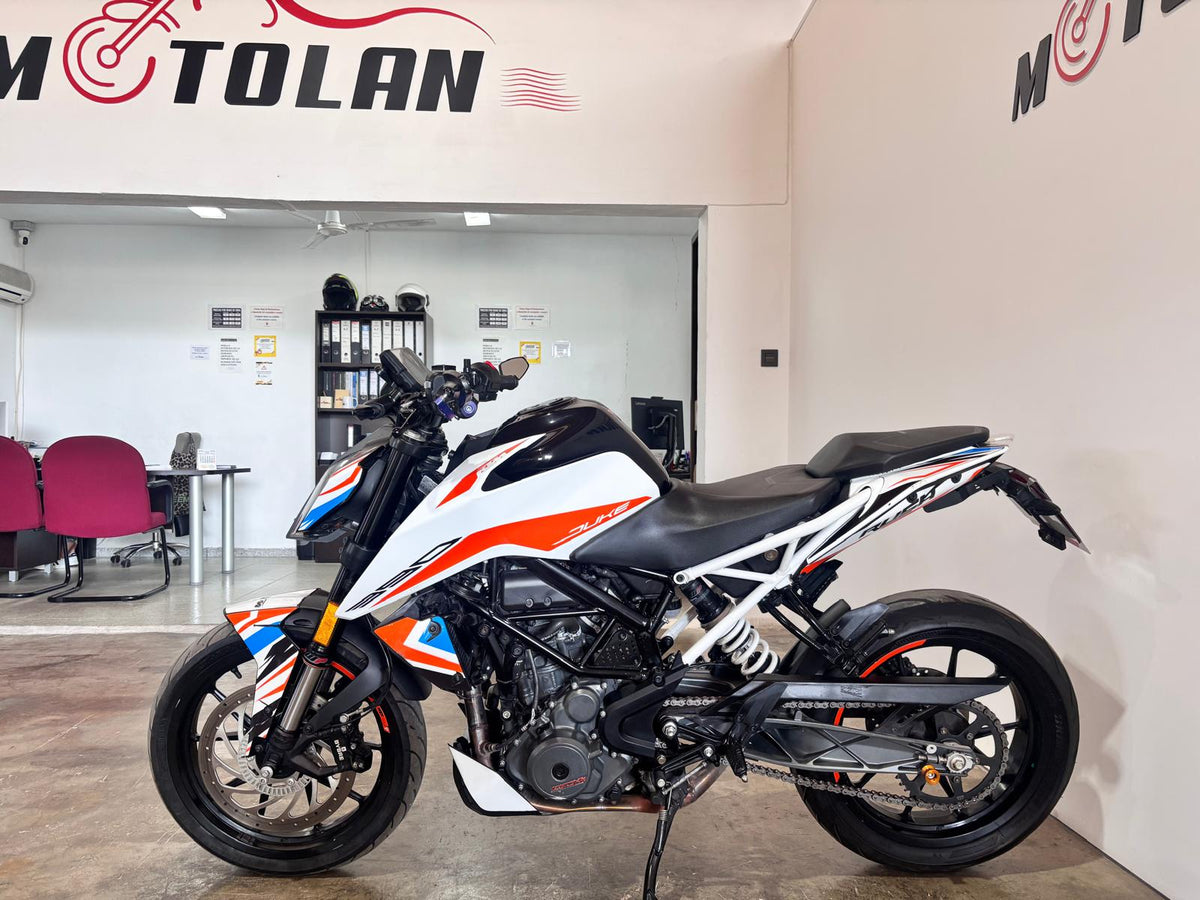KTM 390 DKE