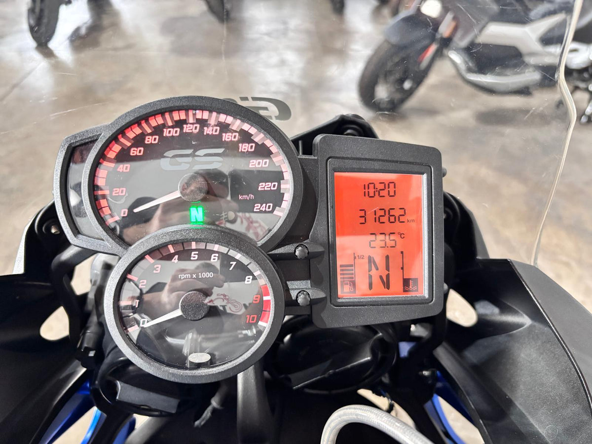 BMW F700GS