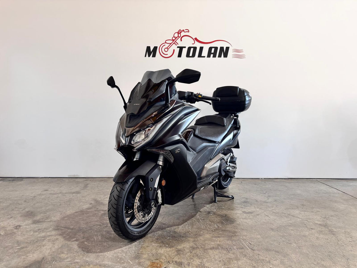KYMCO AK 550