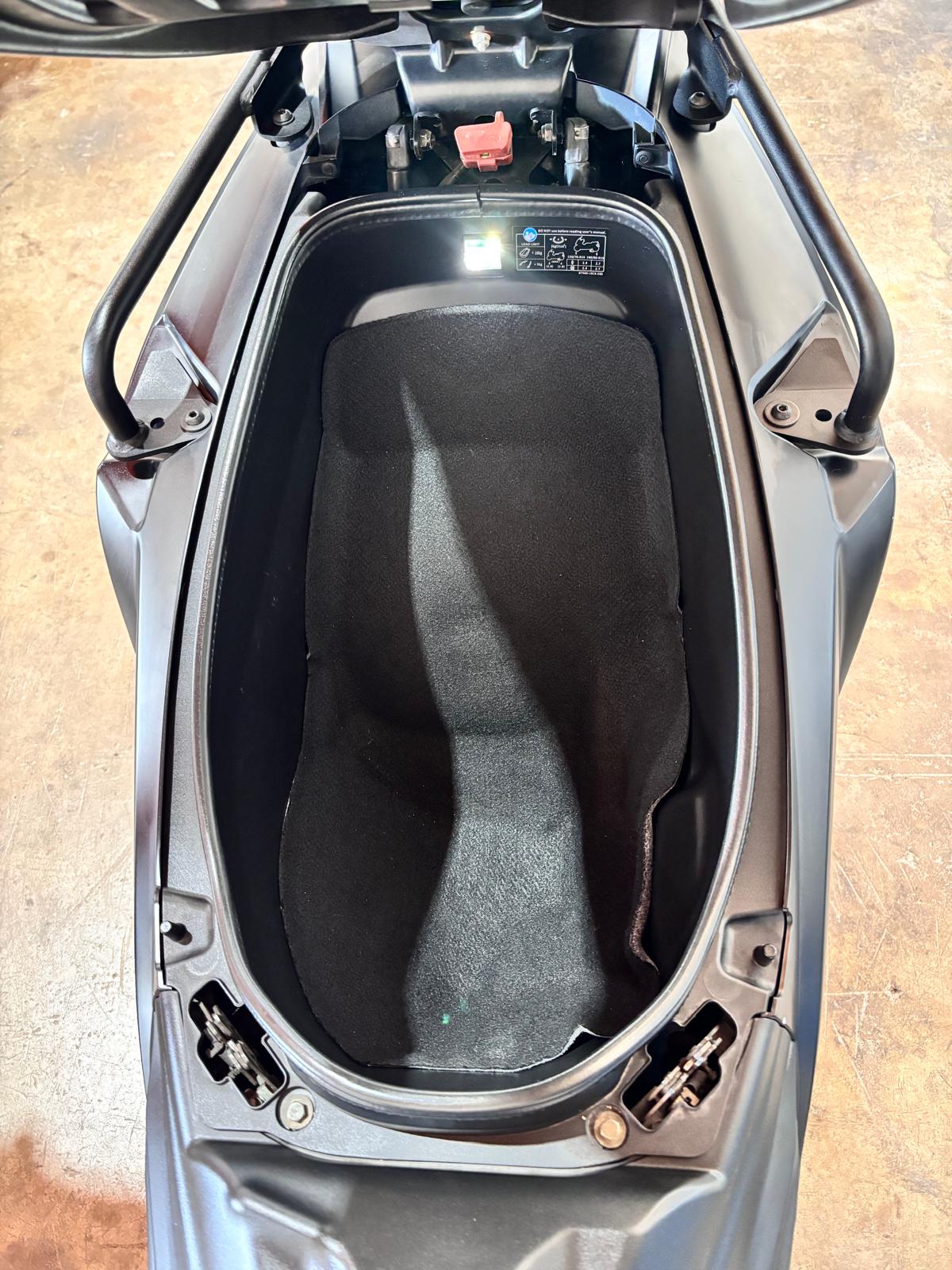 KYMCO AK 550