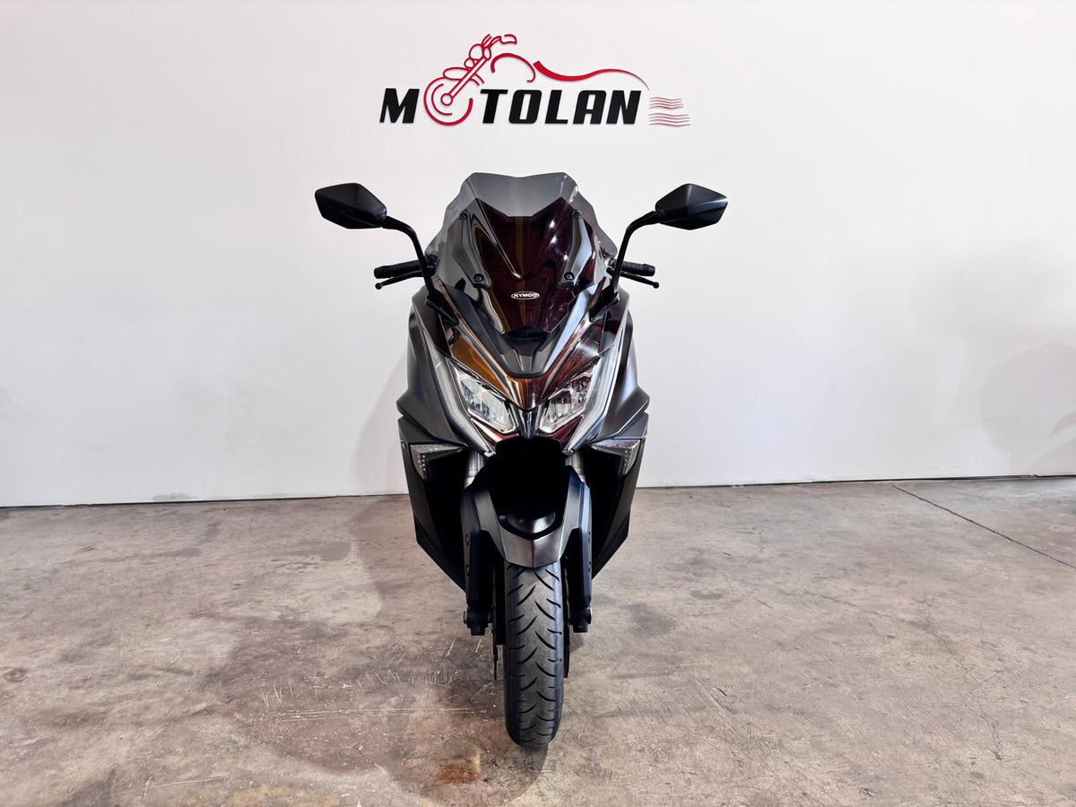 KYMCO AK 550