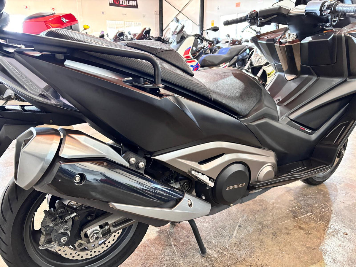 KYMCO AK 550
