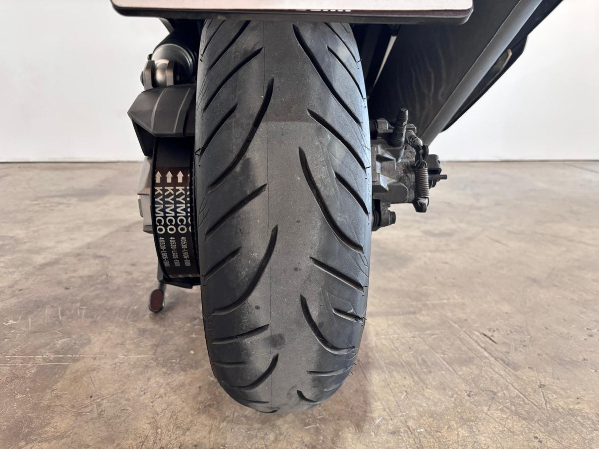 KYMCO AK 550