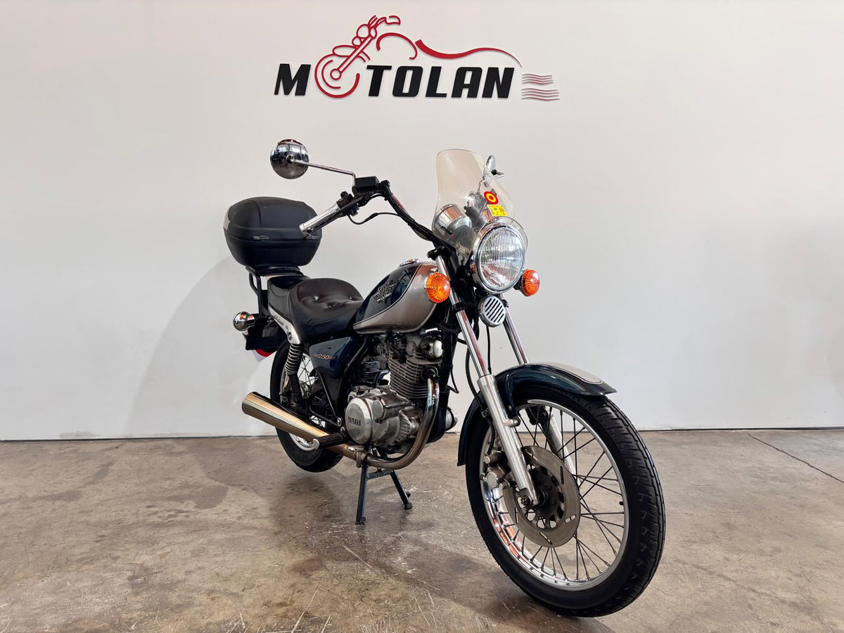 YAMAHA SR 250
