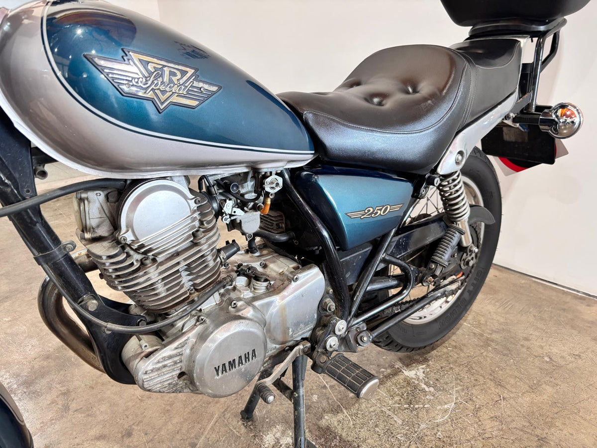 YAMAHA SR 250