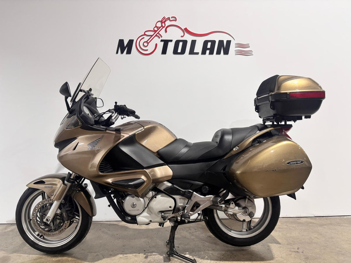 HONDA DEAUVILLE 700CC