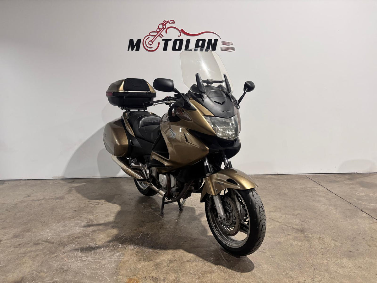HONDA DEAUVILLE 700CC