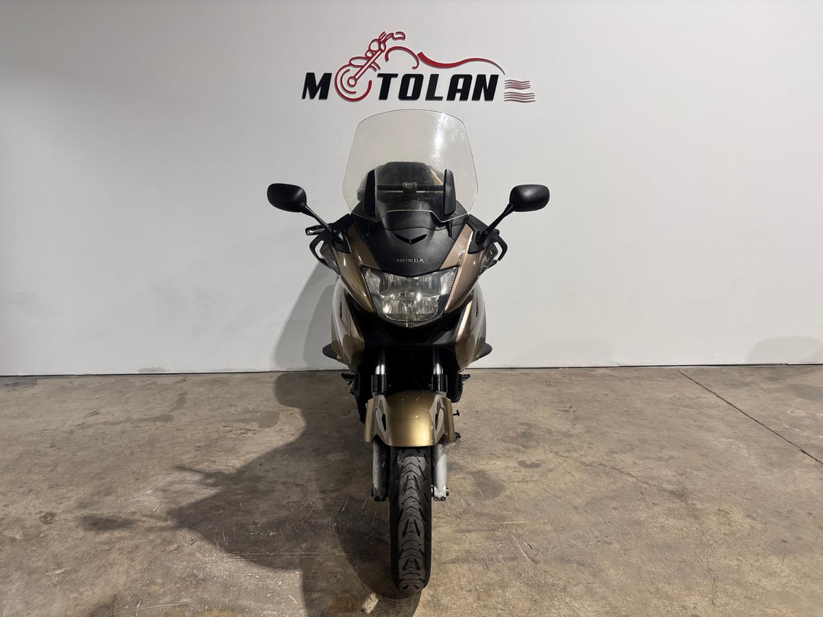 HONDA DEAUVILLE 700CC
