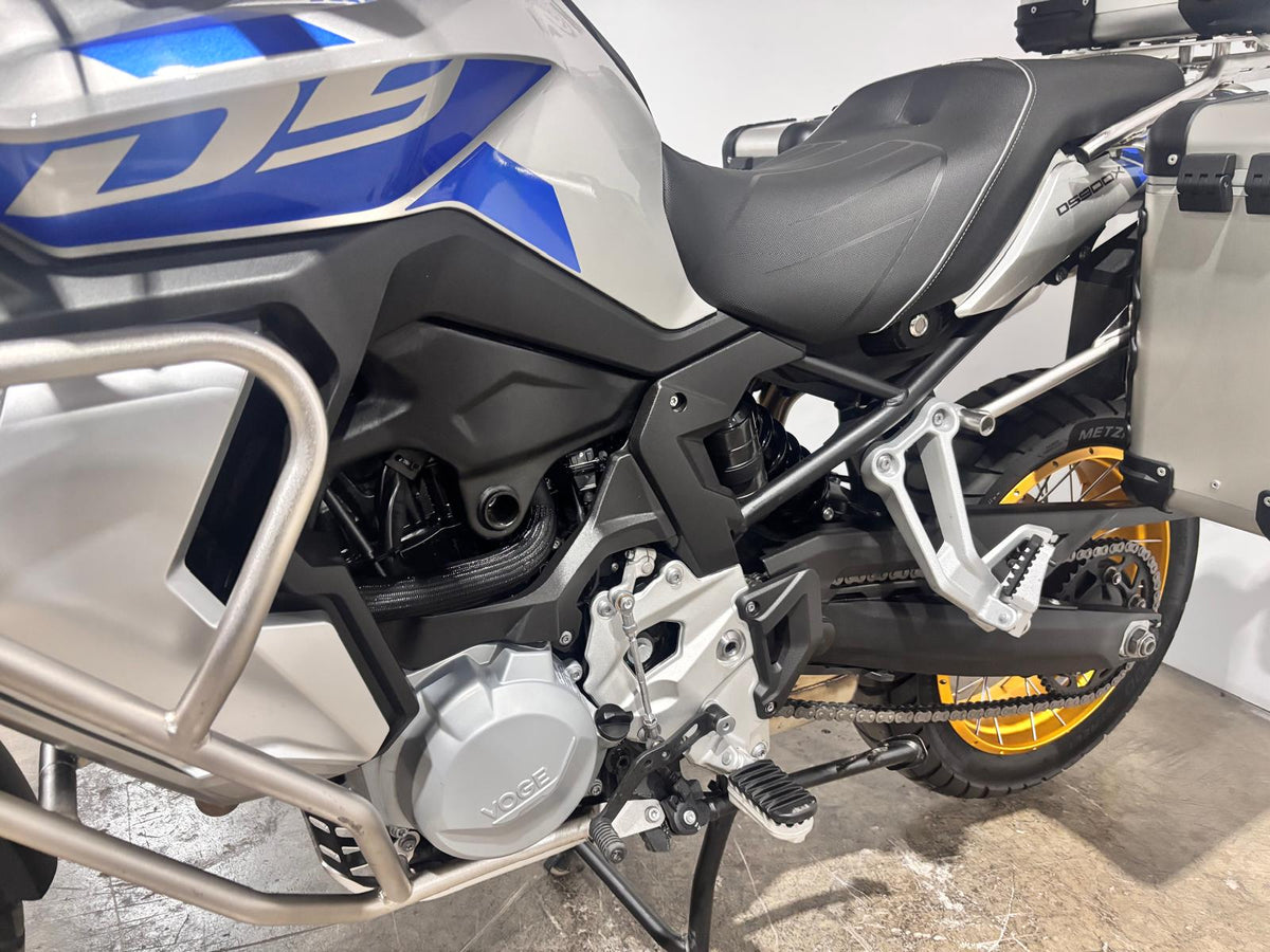 VOGE 900 DSX